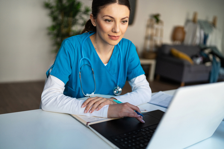 Prospective nurse-midwife master's student deciding between online and on-campus programs.